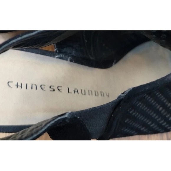 Chinese Laundry Slingback Sandals Womens 7.5M Black Perforated Peep‎ Toe Party - Picture 5 of 9